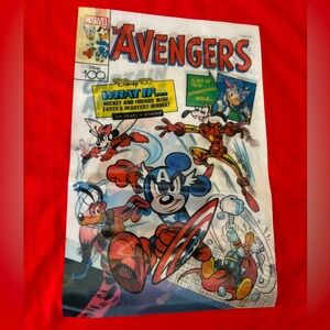 MARVEL X DISNEY100 AVENGERS MICKEY ‘WHAT IF’ COMIC TEE LENTICULAR IMAGE T-SHIRT